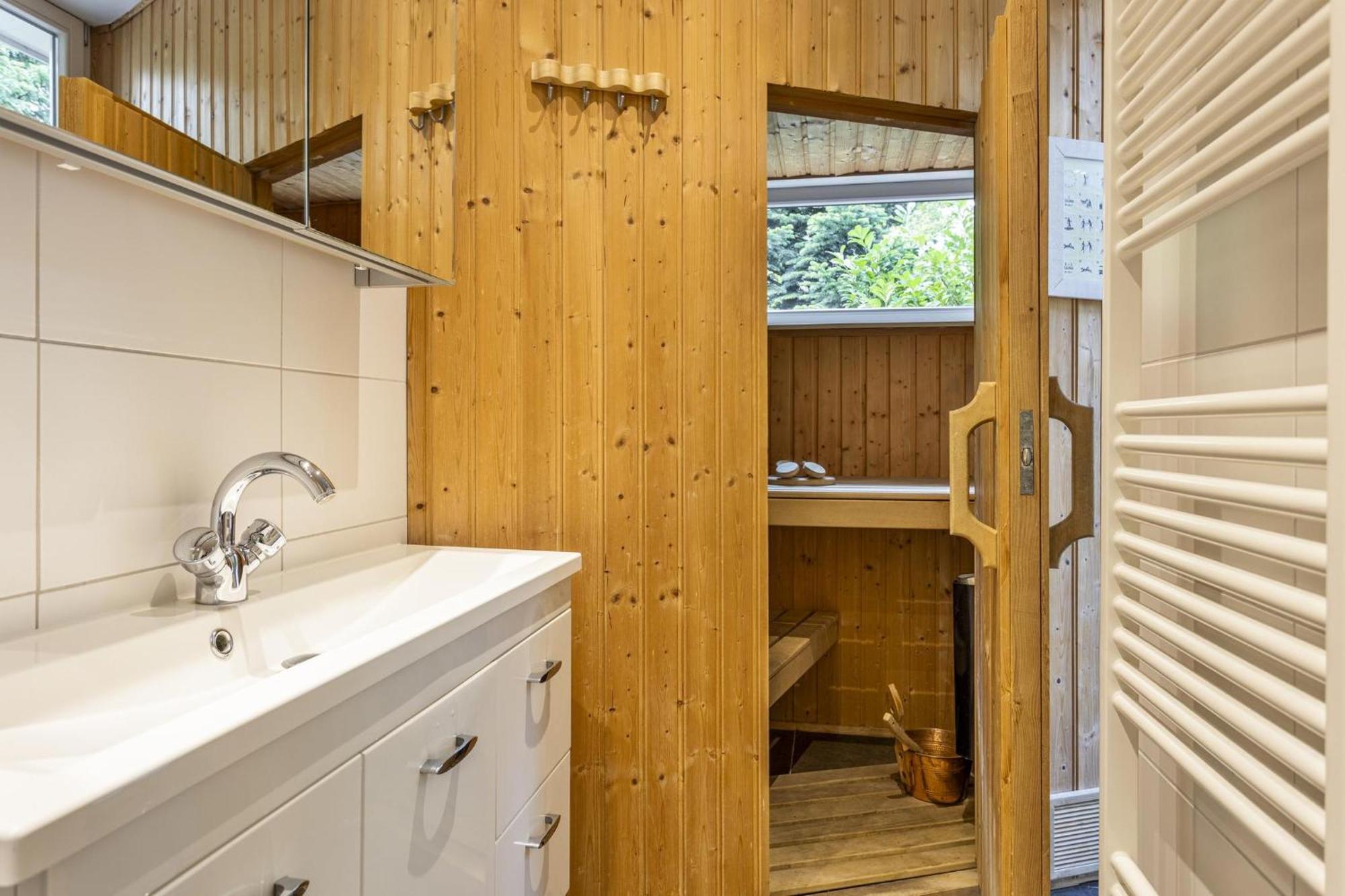 Relaxen In Het Bos Met Privesauna Холтен Екстериор снимка